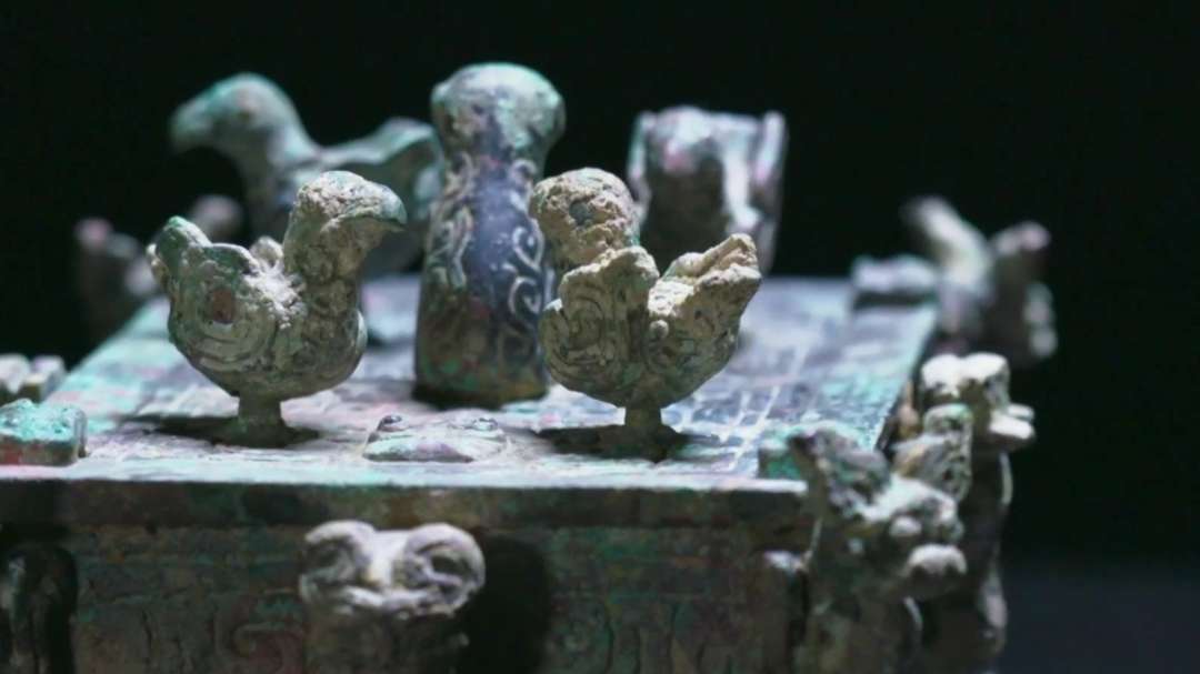 西周中早期青铜器精品晋侯鸟尊，为何长象尾？